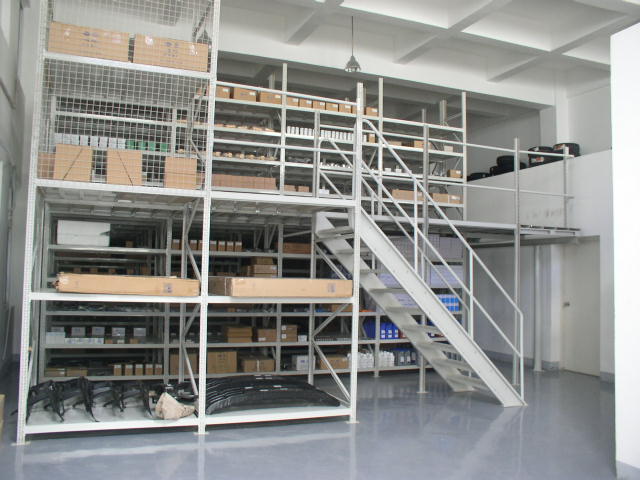 汽車配件倉(cāng)庫(kù)閣樓平臺(tái)貨架案例